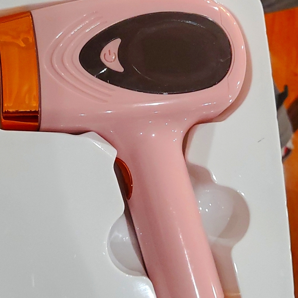 Laser hair removal device